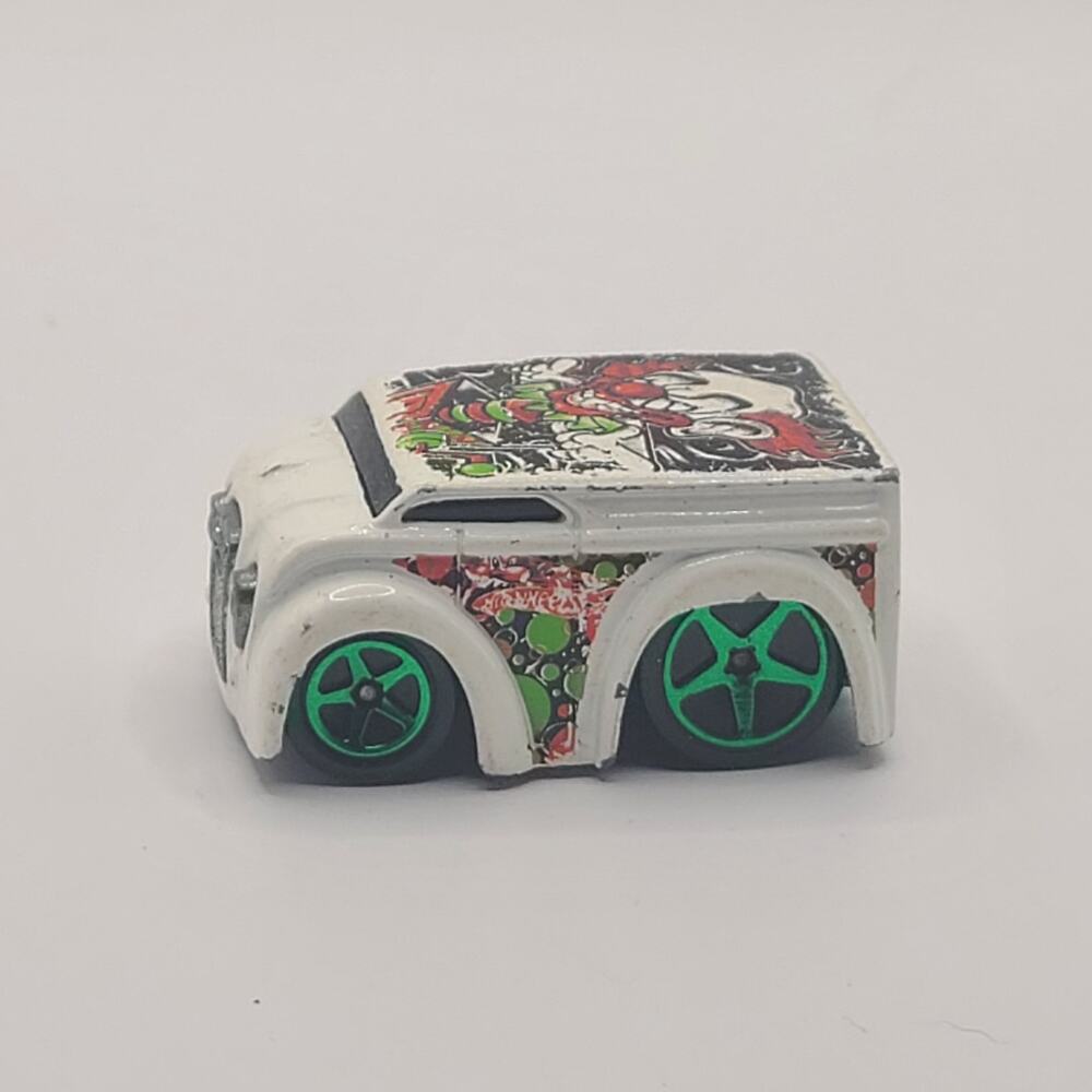 Hot Wheels Die Cast 2003 “Evil Jack In Box”  Dairy Delivery Truck